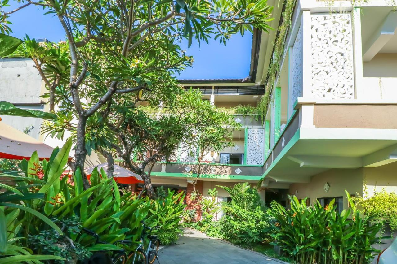 Capital O 1666 Grand Pudjawan Hotel Near Kuta Beach Exterior photo