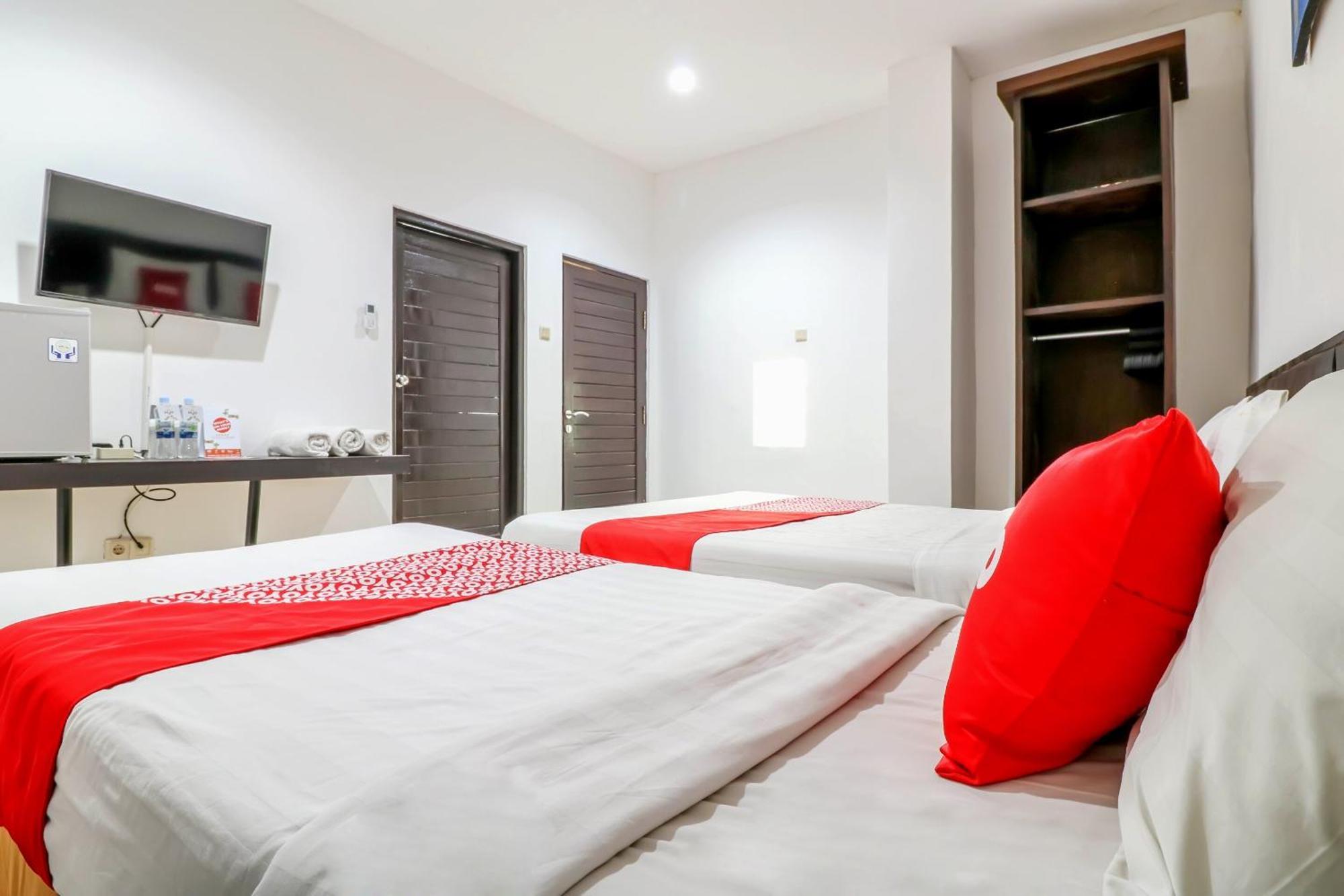 Capital O 1666 Grand Pudjawan Hotel Near Kuta Beach Exterior photo